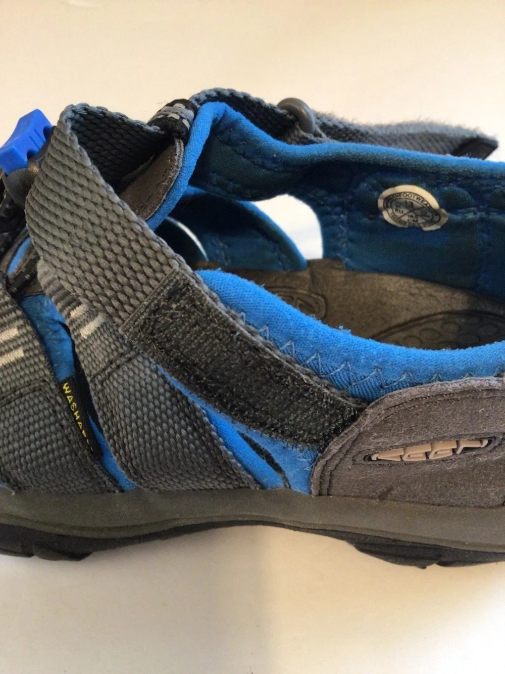 KEEN Boys Newport H2 Closed Toe Waterproof Sandal Size 13 Hiking Outdoor Camping